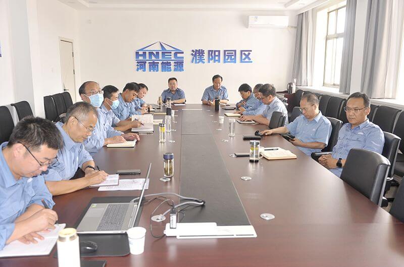 濮阳园区党委理论学习中心组召开“学习贯彻新发展理念 推动企业高质量发展”学习钻研会