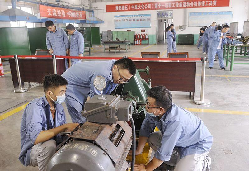 园区进行机修钳工技术实操决赛