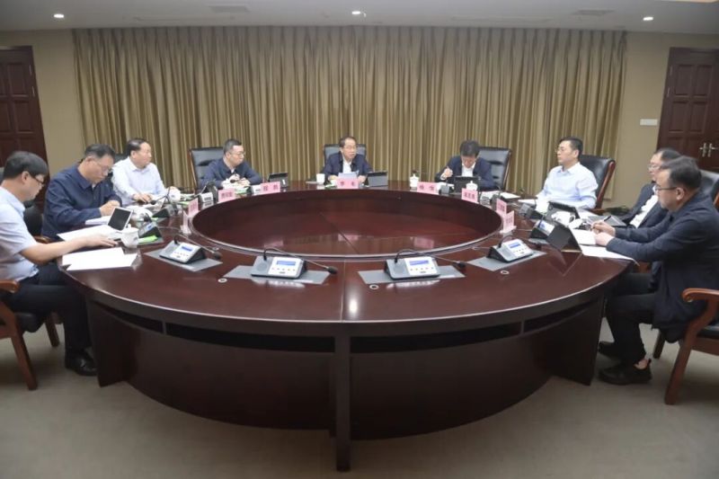 中国平煤神马集团党委常委会第一次会议召开 第一议题学习习近平总书记近期重要讲话心灵 审议钻研有关议题